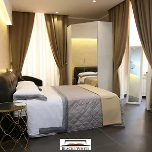 Guest house Black & White